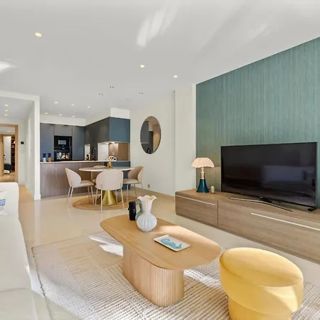 Ref 2032 Renovated Apartment-sea View -ideal For Conferences And Vacations Lägenhet