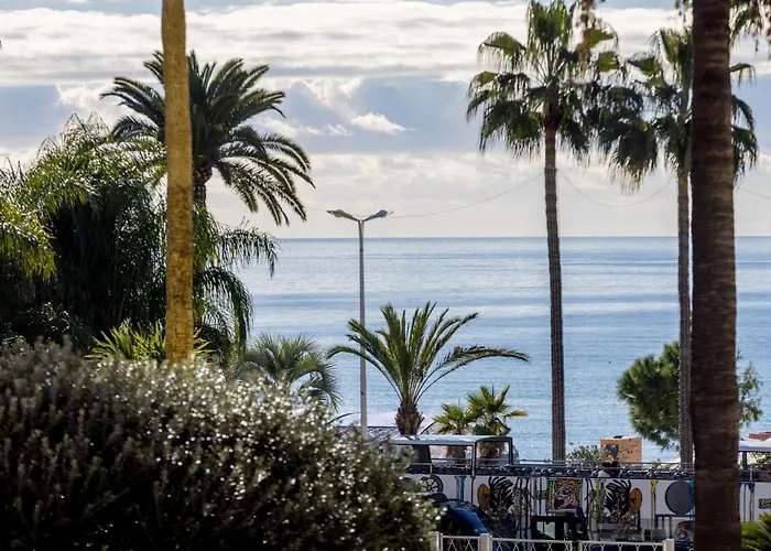 Ref 2032 Renovated Apartment-sea View -ideal For Conferences And Vacations アパート *