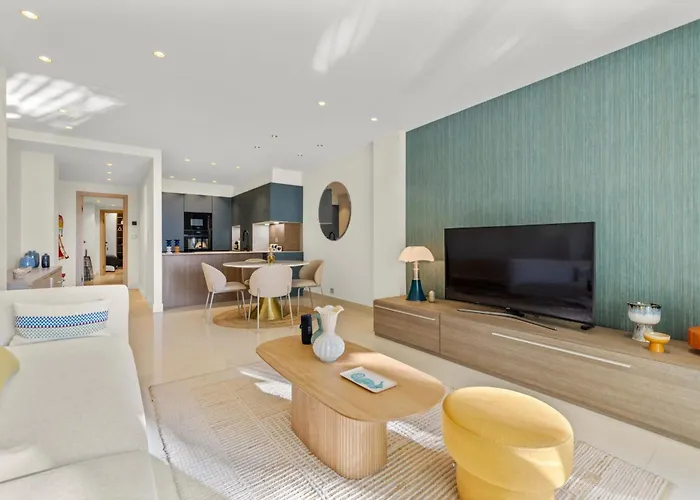 Ref 2032 Renovated Apartment-sea View -ideal For Conferences And Vacations アパート