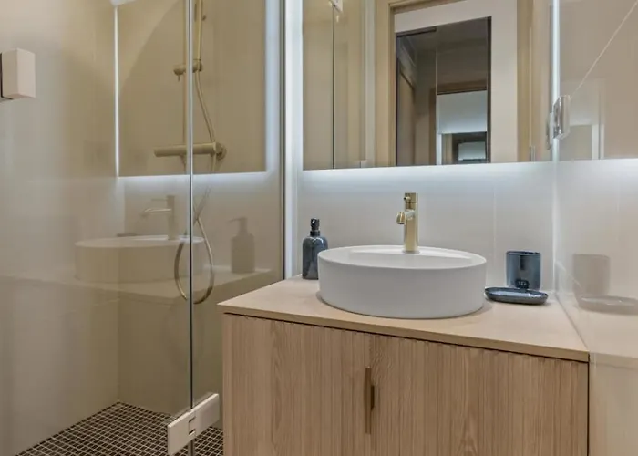 Ref 2032 Renovated Apartment-sea View -ideal For Conferences And Vacations アパート カンヌ